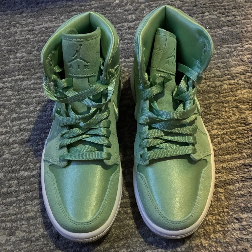 Woman’s Air Jordan 1 Ret High SOH, size 5 - Picture 2 of 8